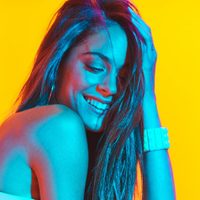 Acortó la espera: con esta postal de otro planeta, Tini Stoessel fue furor y rindió tributo