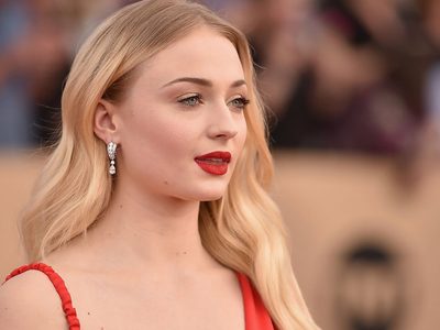 ¡No resistirá! Sophie Turner y un atuendo incontrolable