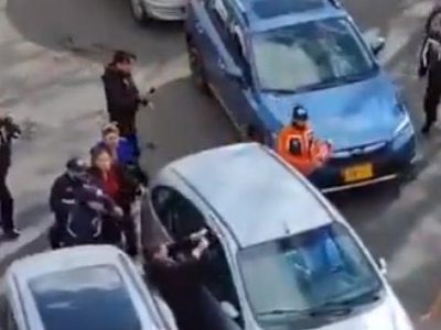 Conductor agresivo atropella a un sujeto porque le reclamó haberlo chocado