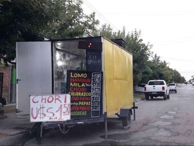 Dura batalla en Neuquén por quién fue el creador del precio del chori en dólares