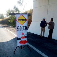 Integrantes de la CNTE toman casetas en autopistas de Michoacán