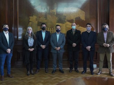 Las autoridades de la Secretaría de Energía acordaron la reactivación de obras en Santa Fe