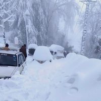 Más de 20 muertos y miles de afectados por una fuerte nevada en Pakistán