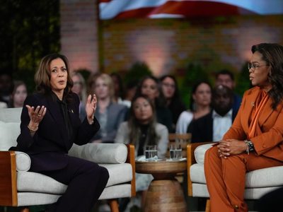 Harris busca el impulso de Oprah como parte de su estrategia de medios digitales