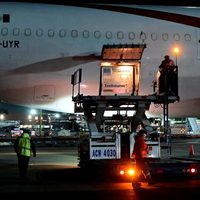 México recibe 1.1 millones de dosis de vacuna covid-19 de AstraZeneca