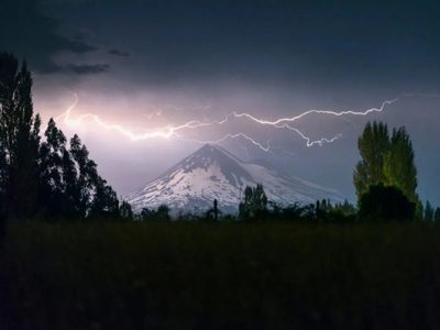 El Parque Nacional Lanín advirtió que rige una alerta naranja por tormentas eléctricas