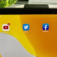 Bruselas aplaude los avances de Facebook y Twitter para frenar la desinformación sobre vacunas