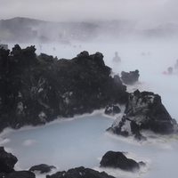 Islandia evacúa un pueblo y activa una alerta de aviación por riesgo de erupción volcánica