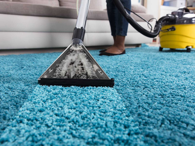 Con solo 4 ingredientes y sin gastar fortuna en productos: liberá a tus alfombras del mal olor