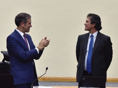 Entre aplausos, Edmundo Jacobo se reincorporó al INE; fue un acto de justicia: Córdova (Video)
