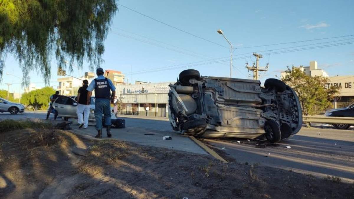El choque en Neuquén Capital se produjo en horas de la mañana. Fuente: (Twitter)