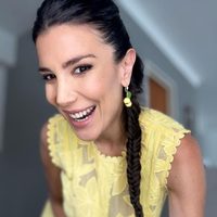 Andrea Rincón apuesta por el vestido folk que marca la primavera