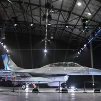 Misiles, bombas guiadas y cañones: así son los F-16 que compró Argentina