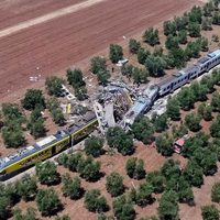 Imágenes del choque de trenes en Italia