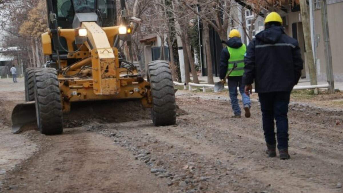 Trabajos de asfalto para Barreneche. Fuente: (Facebook)