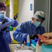 ¡Preocupación en España! Médicos madrileños reclaman más testeos para el personal de la salud