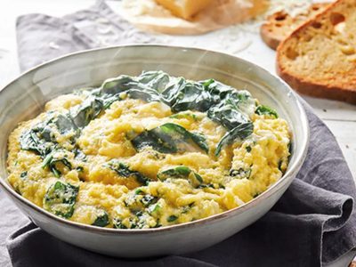Polenta con crema de espinaca: tentate con esta versión para comer calentita y resolver el almuerzo o cena