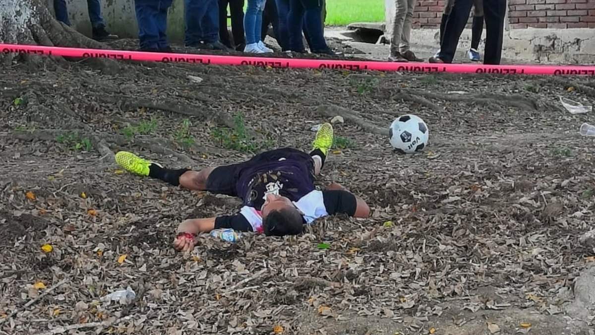El joven fue acribillado al lado de uno de los campos de juego