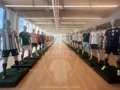 La gran Marvel: Del Piero filtró las camisetas de Adidas para el Mundial