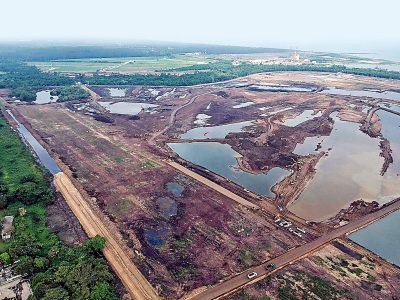 Deforestación, derrames de crudo, gases tóxicos…  Ante la nueva refinería, un Paraíso inerme