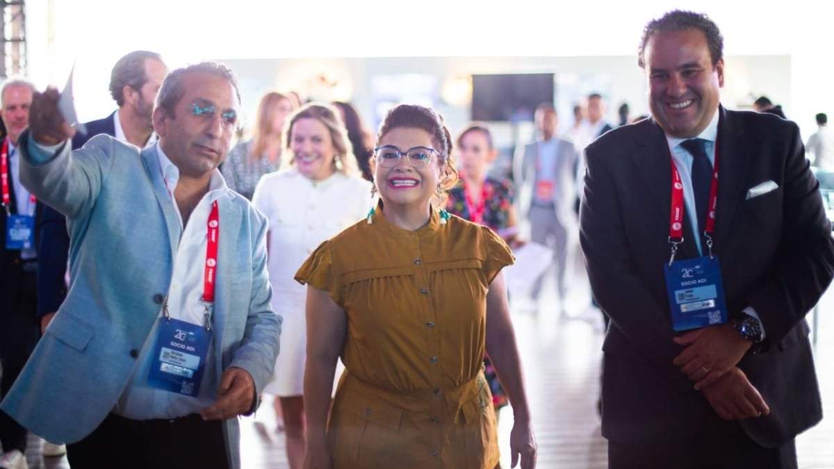 Clara Brugada en la Expo Desarrollo Inmobiliario