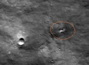 Descubre la NASA un nuevo cráter en la Luna; lo habría formado el impacto de una sonda espacial rusa