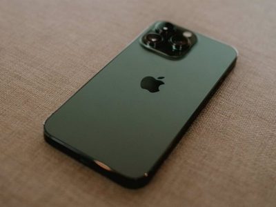 Apple trabaja en al menos dos modelos de iPhone plegables con diseño de concha