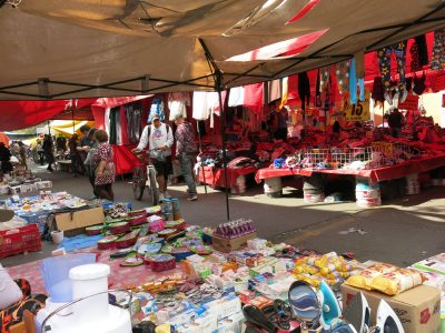 Advierten sobre venta de medicamentos ilegales para bajar de peso en tianguis de la CDMX