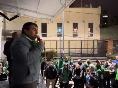 ATE se movilizó hasta la iglesia Jesús es Rey, en contra de los despidos en organismos nacionales