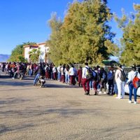 Estudiantes denuncian discriminación por prohibición de tintes y tatuajes