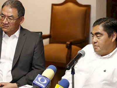 Barbosa confirma la "renuncia" de su secretario de Educación tras abucheo de maestros