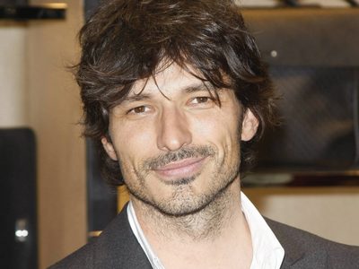 Andrés Velencoso disfruta de una actividad al aire libre y se llevó todos los elogios