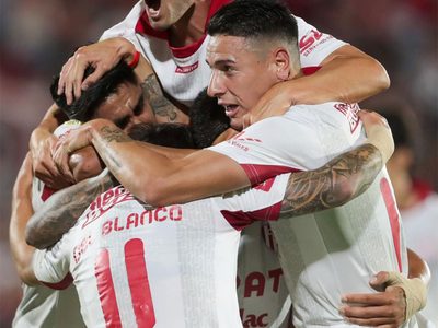 Unión le dio otro golpe de nocaut a Newell’s y es líder por ahora