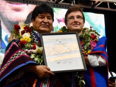 Reconocimiento y fiesta para Evo Morales: el intendente de Morón lo nombró visitante ilustre