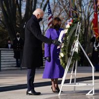 Biden llama al Pentágono a involucrarse en el combate al covid-19