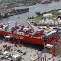 En febrero cayó el intercambio comercial y el superávit fue el menor en 8 meses