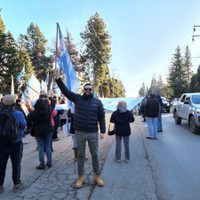Juntos por el Cambio de Río Negro criticó la bandera mapuche en el Delibarante de Bariloche