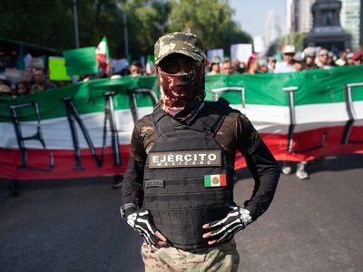 AMLO sobre la marcha de militares: "que se les respete su derecho a disentir"