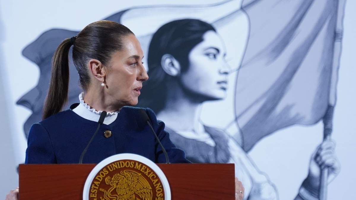 La presidenta durante la "mañanera del pueblo"