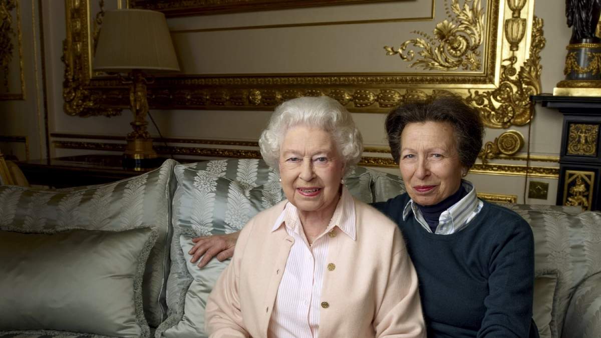 Reina Isabel y princesa Ana. Fuente: (Instagram)