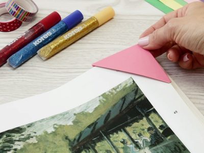 Con carpetas viejas, hacé tus propios señaladores plásticos súper resistentes para organizar mejor tus estudios