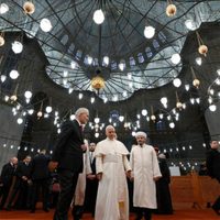 El papa León XIV llamó a la unidad y la paz en su despedida de Turquía