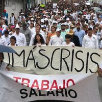 Con marcha en Cuernavaca, universitarios exigen la entrega de mil 600 mdp a la UAEM
