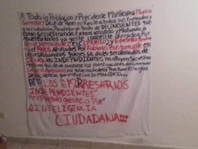 Con mantas, acusan al alcalde de Zamora de apoyar al CJNG