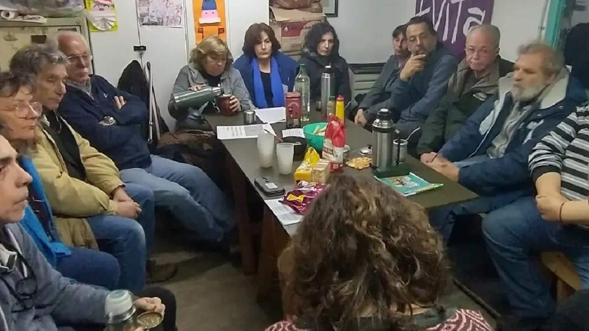 El Movimiento Evita de Villa La Angostura invitó a su sede a Rolo Figueroa. Fuente: (La Angostura Digital)