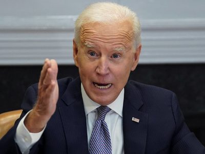 Joe Biden arremetió contra las redes sociales y las acusó de desinformar sobre el coronavirus