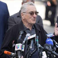 Equipo de campaña de Biden envía a aliados y al actor Robert De Niro al juicio de NY contra Trump