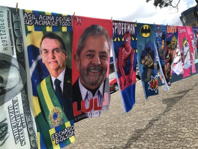 El aire electoral ya se respira en Brasil y un inusual objeto gana terreno en la calle: las toallas