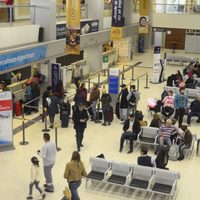 Avanzan las gestiones para mejorar la accesibilidad en el aeropuerto de Neuquén