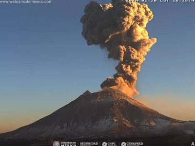 El volcán Popocatépetl registra explosión y una fumarola de mil 500 metros (Videos)